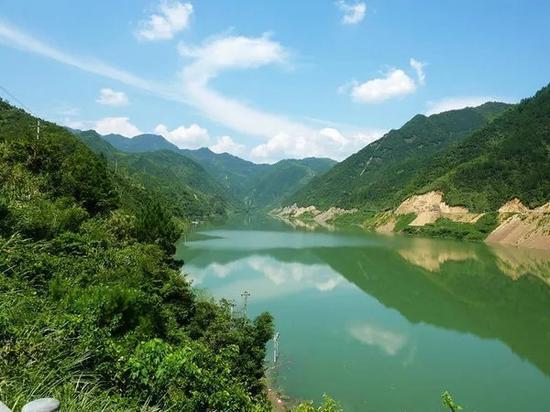 叮咚买菜盘中异动 早盘股价大涨5.04%